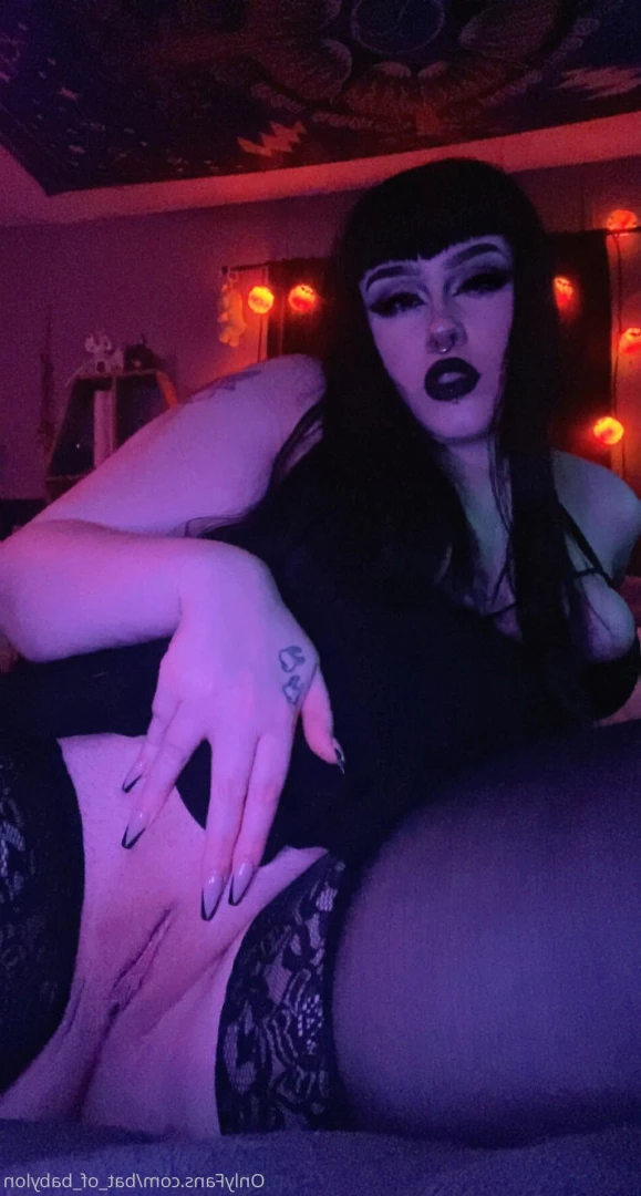 Olivia 🦇 [ bat_of_babylon ] Onlyfans leaked photo 10266187 on Hotleaks.tv