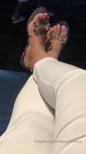 10486717