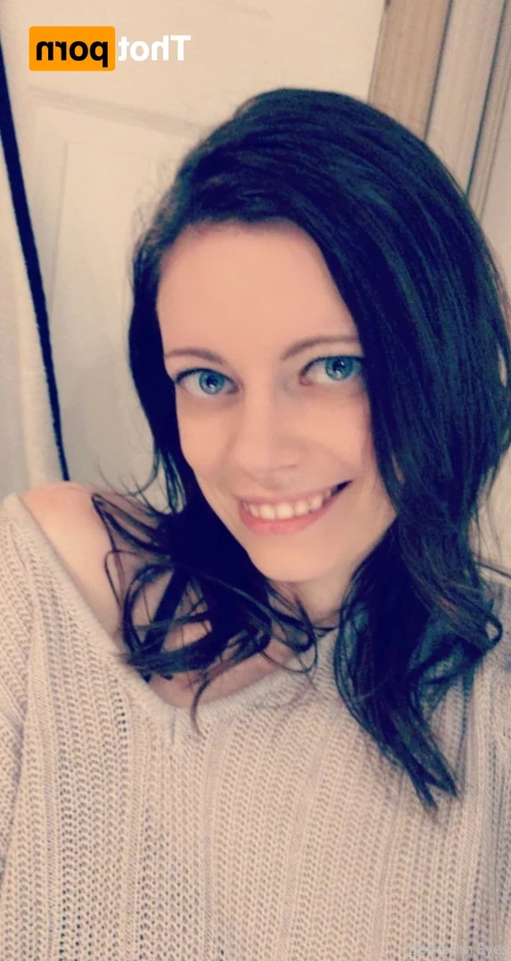 Bedroom Eyes [ bedroom_eyes ] Onlyfans leaked photo 11821227 on Hotleaks.tv