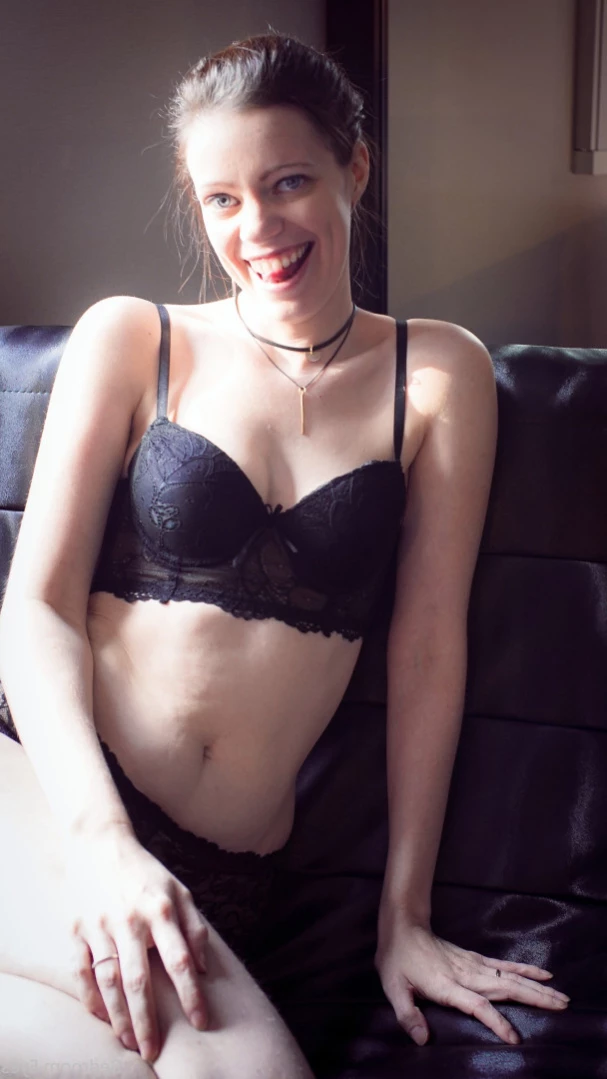 Bedroom Eyes [ bedroom_eyes ] Onlyfans leaked photo 15742570 on Hotleaks.tv