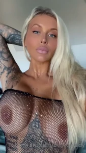 10484526