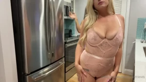BEST FRIENDS WHO FUK 😻😈💦 [ bestfreakyfriends ] Onlyfans leaked video 10484150 on Hotleaks.tv