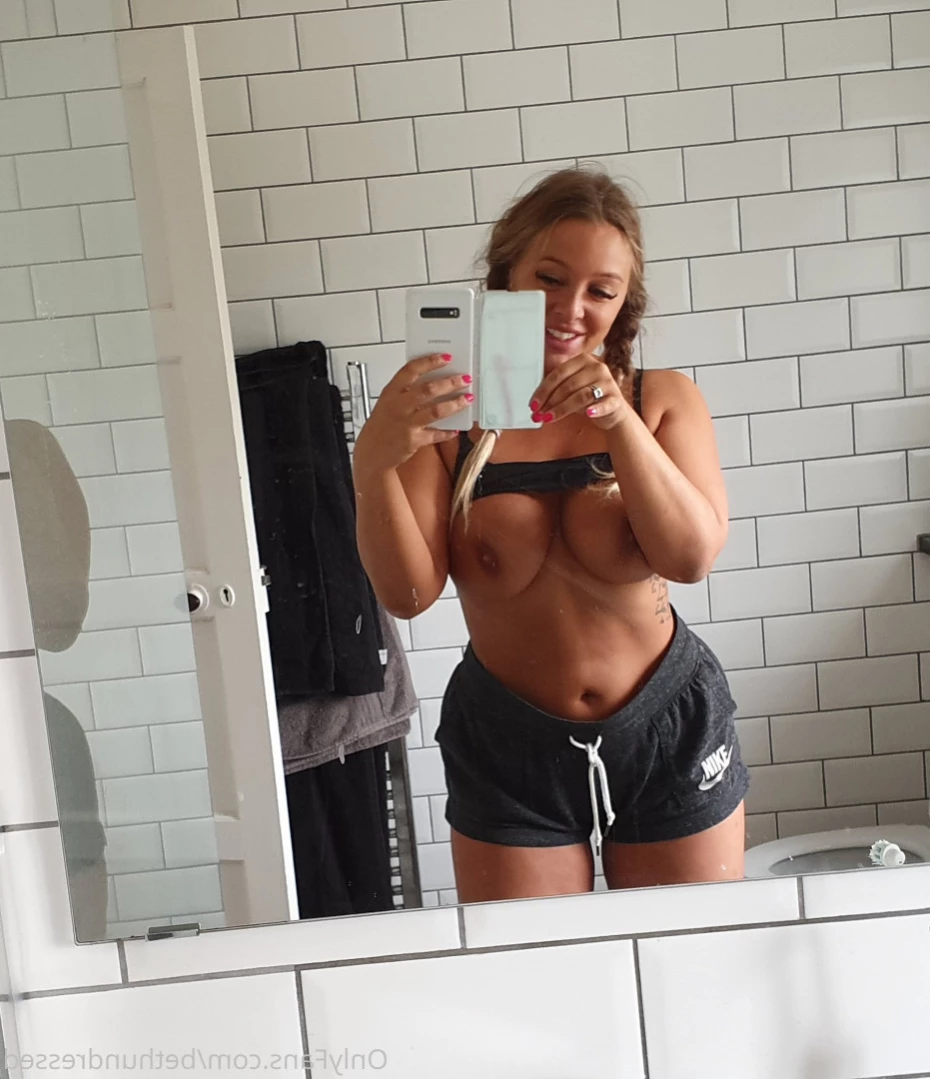 Beth Bennett [ bethundressed ] Onlyfans leaked photo 12652209 on Hotleaks.tv