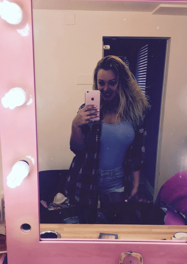 Beth Bennett [ bethundressed ] Onlyfans leaked photo 12895909 on Hotleaks.tv