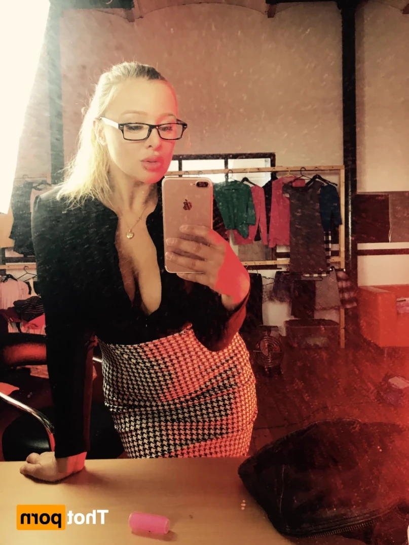 Beth Bennett [ bethundressed ] Onlyfans leaked photo 12962552 on Hotleaks.tv