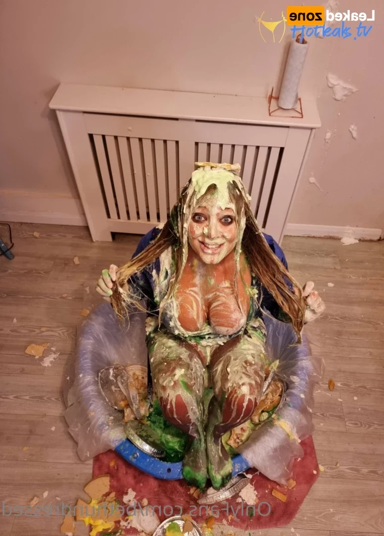 Beth Bennett [ bethundressed ] Onlyfans leaked photo 15525385 on Hotleaks.tv