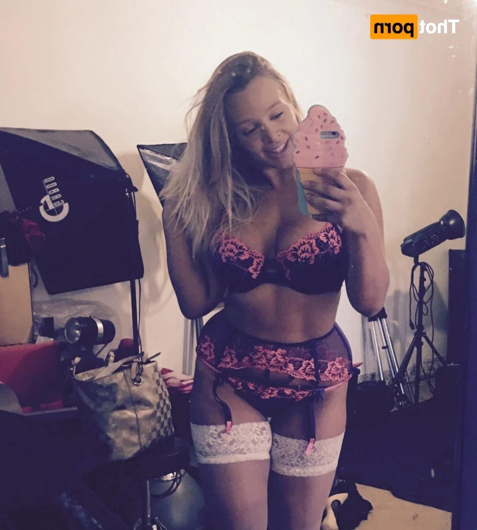 Beth Bennett [ bethundressed ] Onlyfans leaked photo 16008739 on Hotleaks.tv