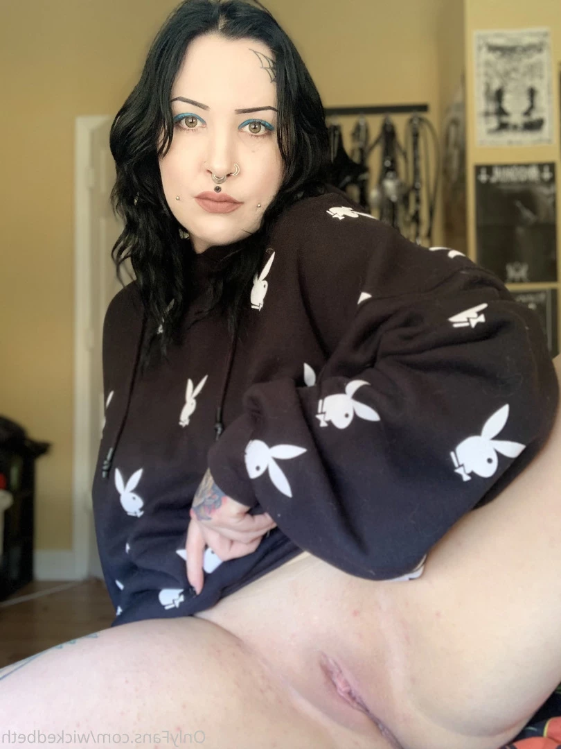 Backdoor Goth 🦇 [ bettyclark ] Onlyfans leaked photo 8822513 on Hotleaks.tv