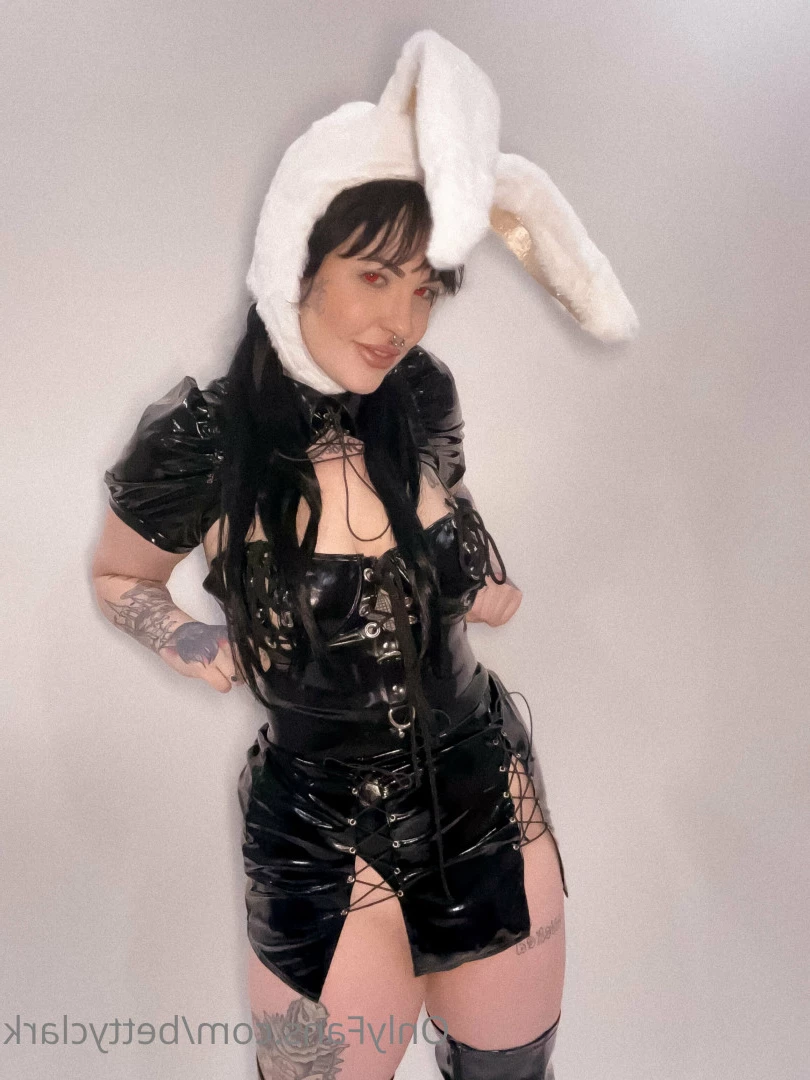 Backdoor Goth 🦇 [ bettyclark ] Onlyfans leaked photo 8826922 on Hotleaks.tv