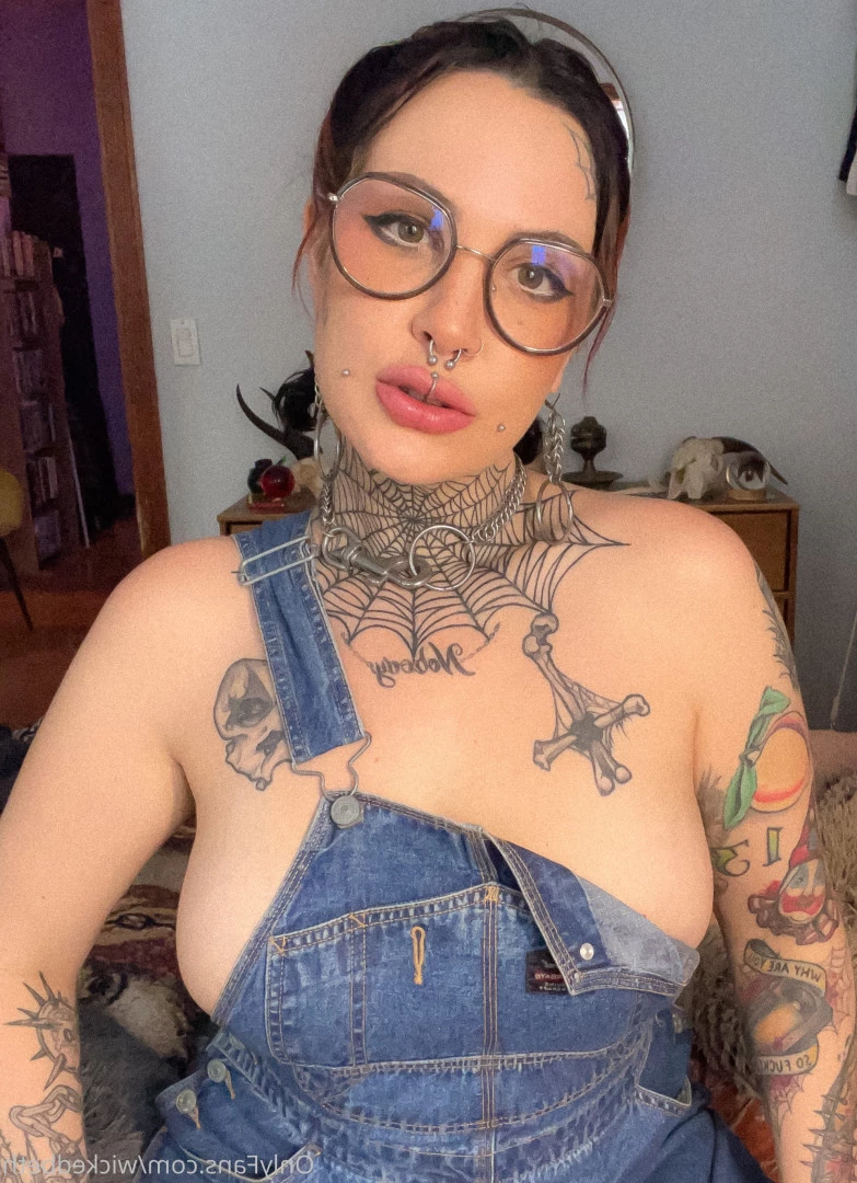 Backdoor Goth 🦇 [ bettyclark ] Onlyfans leaked photo 8829897 on Hotleaks.tv