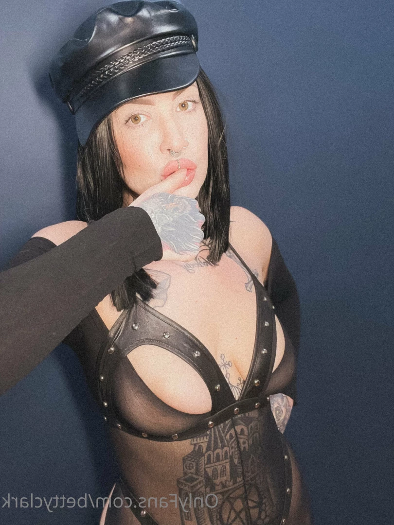 Backdoor Goth 🦇 [ bettyclark ] Onlyfans leaked photo 8842529 on Hotleaks.tv