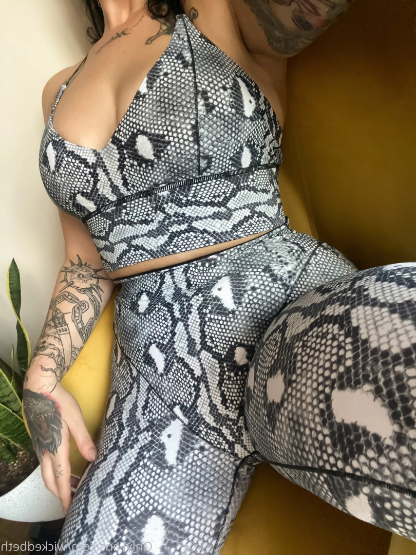 Backdoor Goth 🦇 [ bettyclark ] Onlyfans leaked photo 8843729 on Hotleaks.tv
