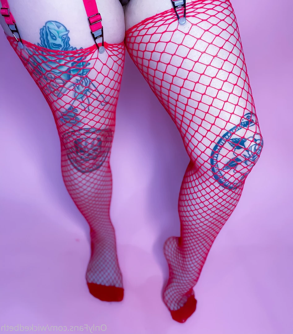 Backdoor Goth 🦇 [ bettyclark ] Onlyfans leaked photo 8845805 on Hotleaks.tv