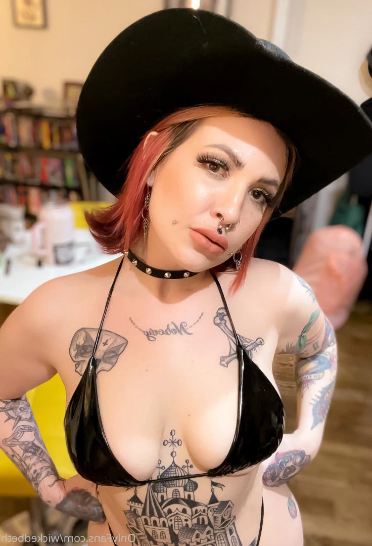 Backdoor Goth 🦇 [ bettyclark ] Onlyfans leaked photo 8847772 on Hotleaks.tv
