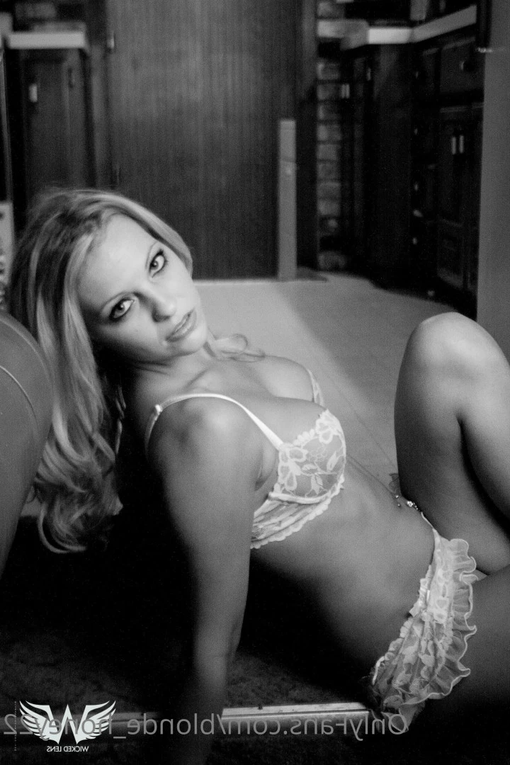 Amberly Trishelle [ blonde_honey22 ] Onlyfans leaked photo 8694804 on Hotleaks.tv