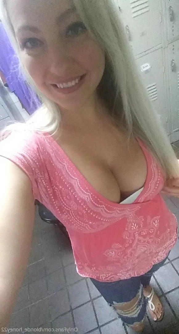 Amberly Trishelle [ blonde_honey22 ] Onlyfans leaked photo 8695848 on Hotleaks.tv
