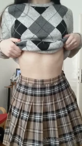 16013087