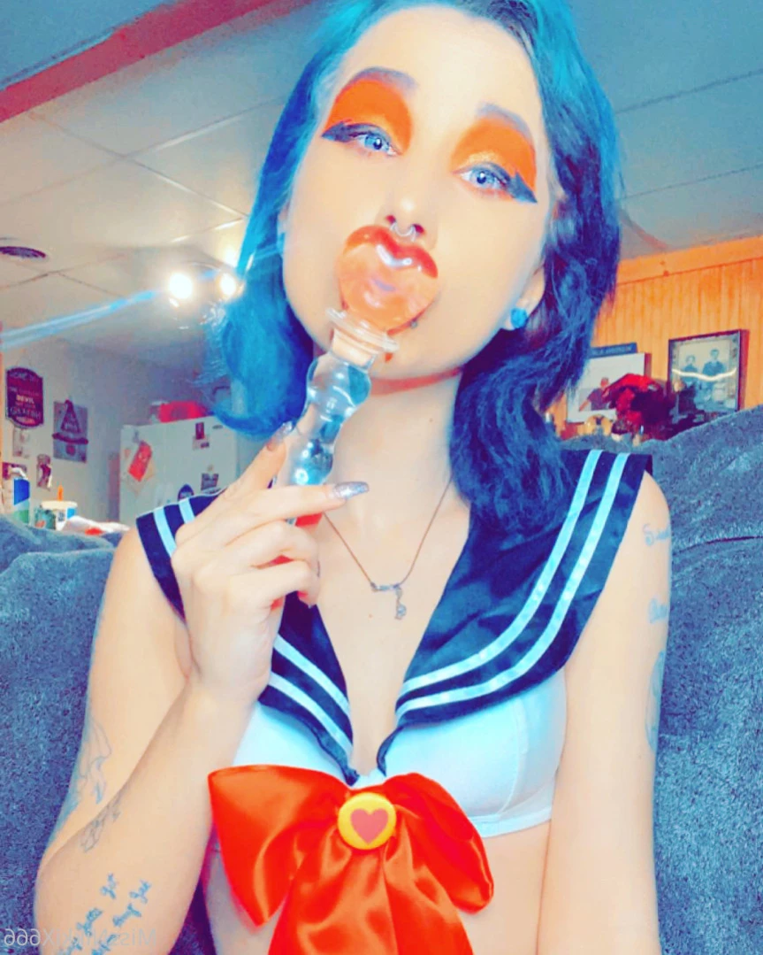 MissNikkiX666 [ bongbitch420 ] Onlyfans leaked photo 13573443 on Hotleaks.tv