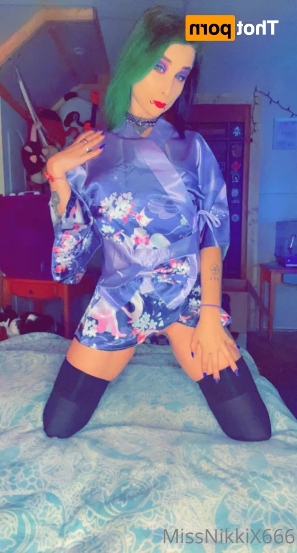 MissNikkiX666 [ bongbitch420 ] Onlyfans leaked photo 15567712 on Hotleaks.tv