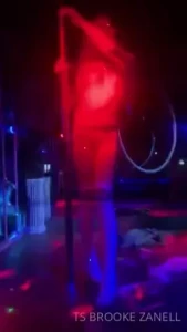 10472829