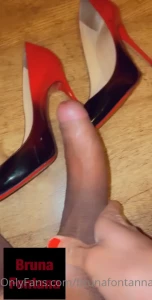 10472742