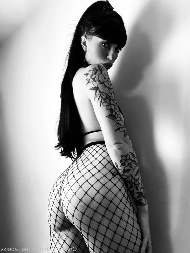 Miss Betsy [ brunettebetsy ] Onlyfans leaked photo 9138027 on Hotleaks.tv