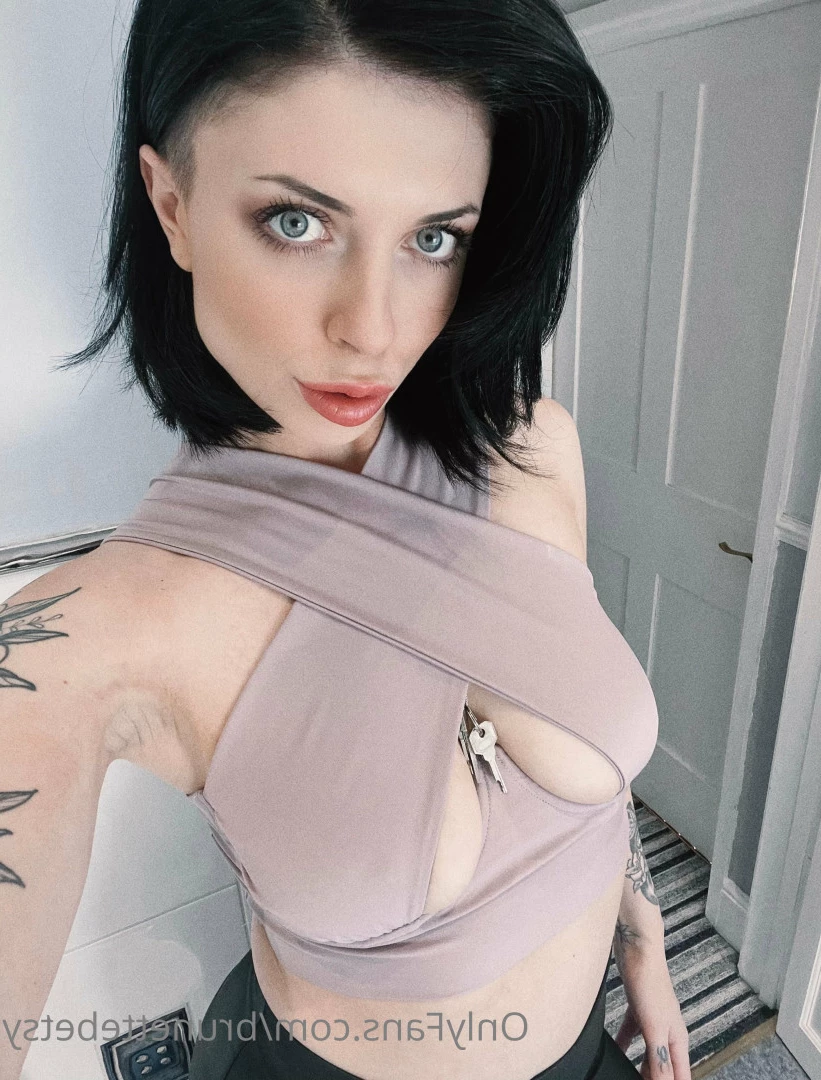Miss Betsy [ brunettebetsy ] Onlyfans leaked photo 9140577 on Hotleaks.tv