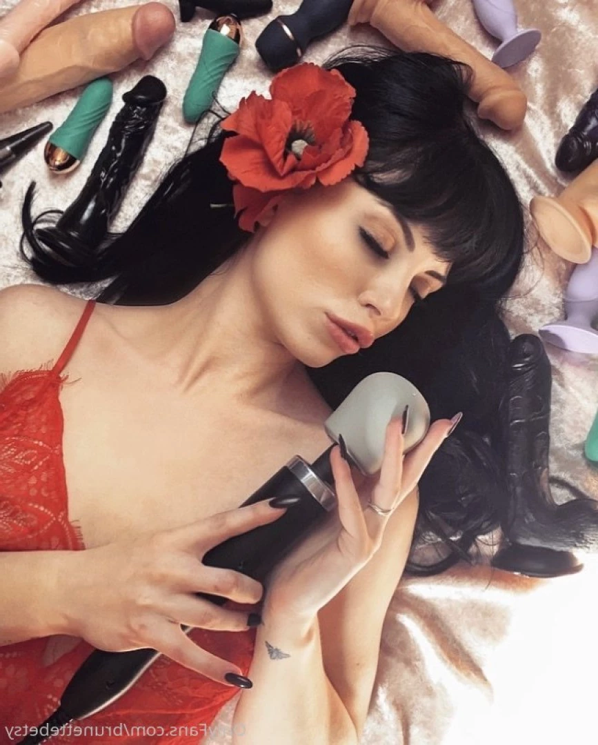 Miss Betsy [ brunettebetsy ] Onlyfans leaked photo 9142566 on Hotleaks.tv
