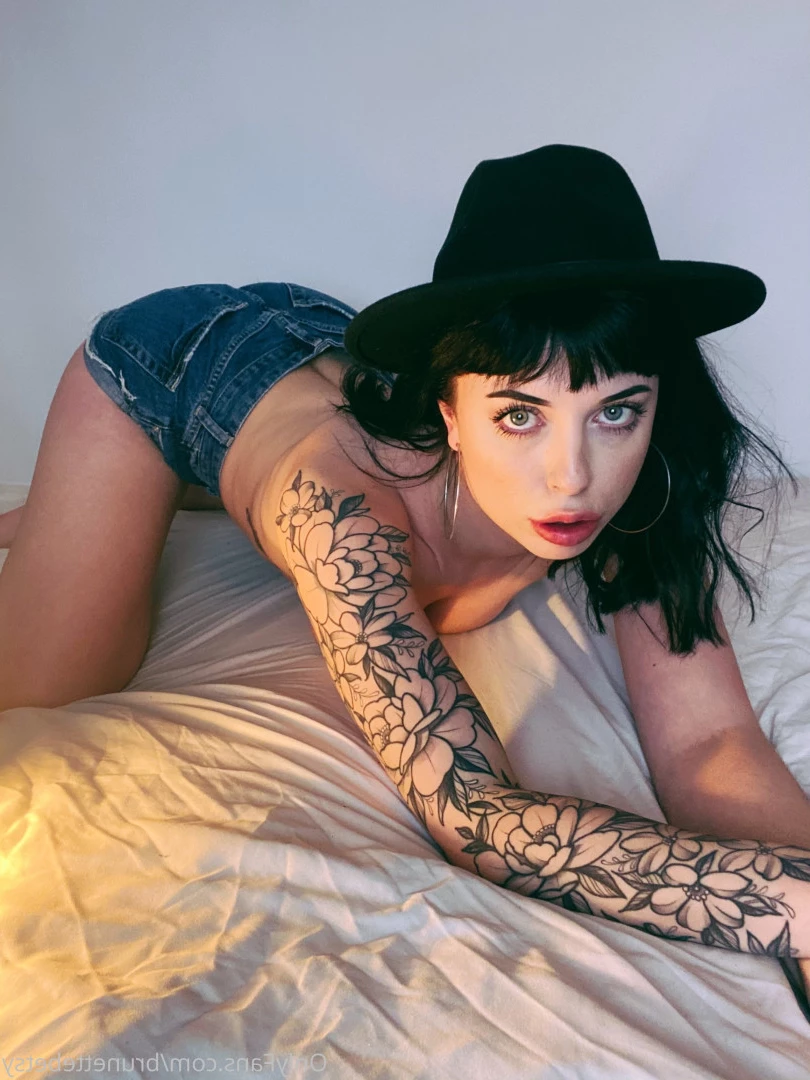 Miss Betsy [ brunettebetsy ] Onlyfans leaked photo 9142695 on Hotleaks.tv