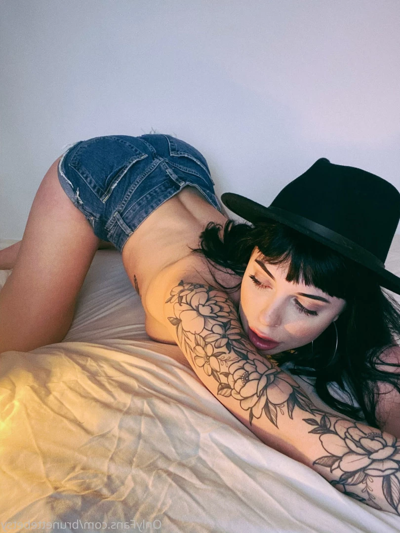 Miss Betsy [ brunettebetsy ] Onlyfans leaked photo 9143160 on Hotleaks.tv
