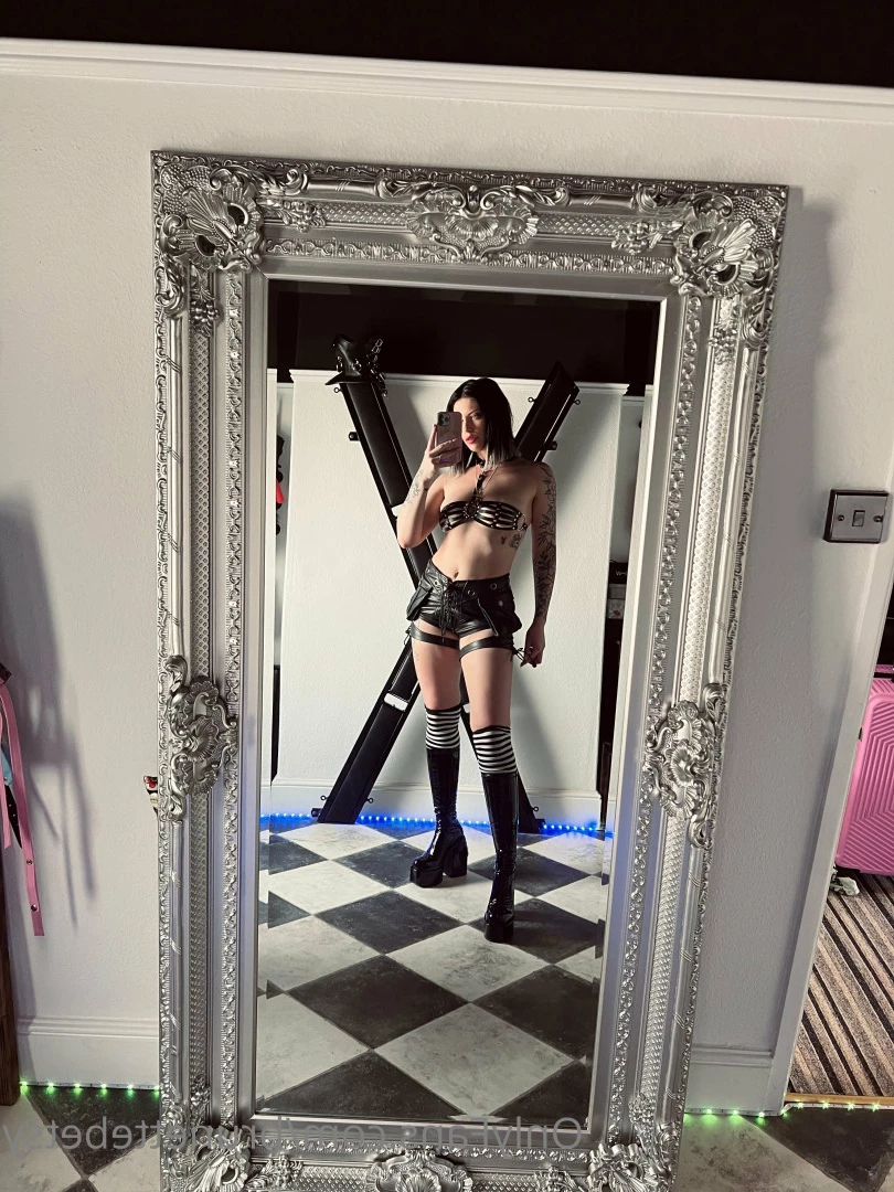 Miss Betsy [ brunettebetsy ] Onlyfans leaked photo 9143396 on Hotleaks.tv