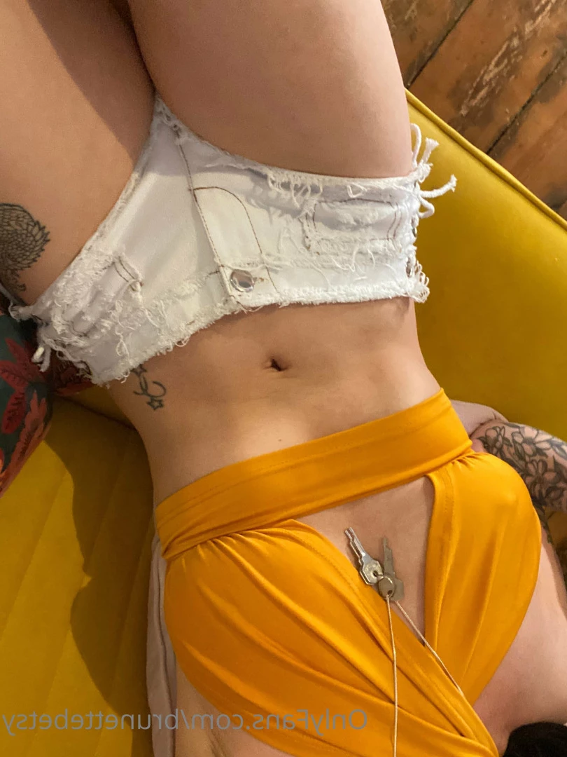 Miss Betsy [ brunettebetsy ] Onlyfans leaked photo 9143837 on Hotleaks.tv