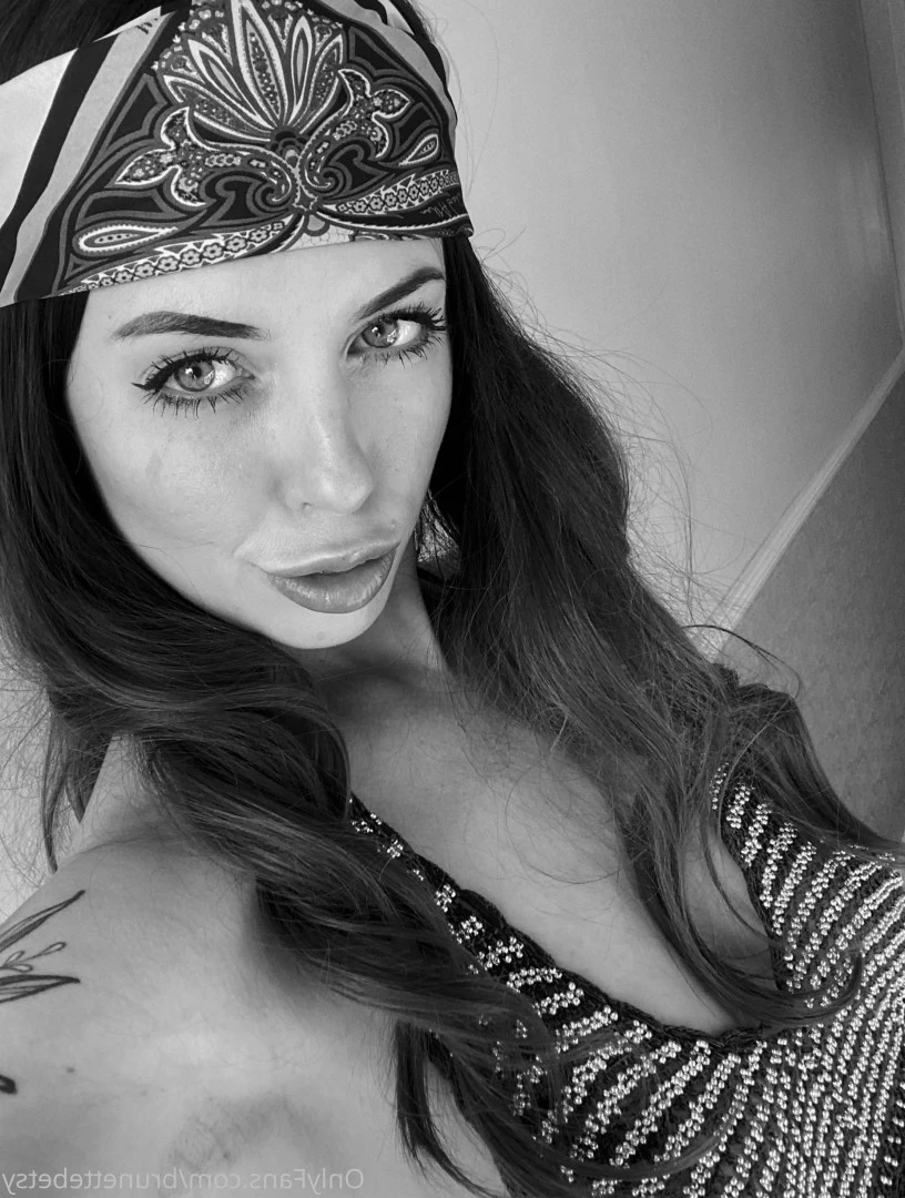 Miss Betsy [ brunettebetsy ] Onlyfans leaked photo 9146963 on Hotleaks.tv