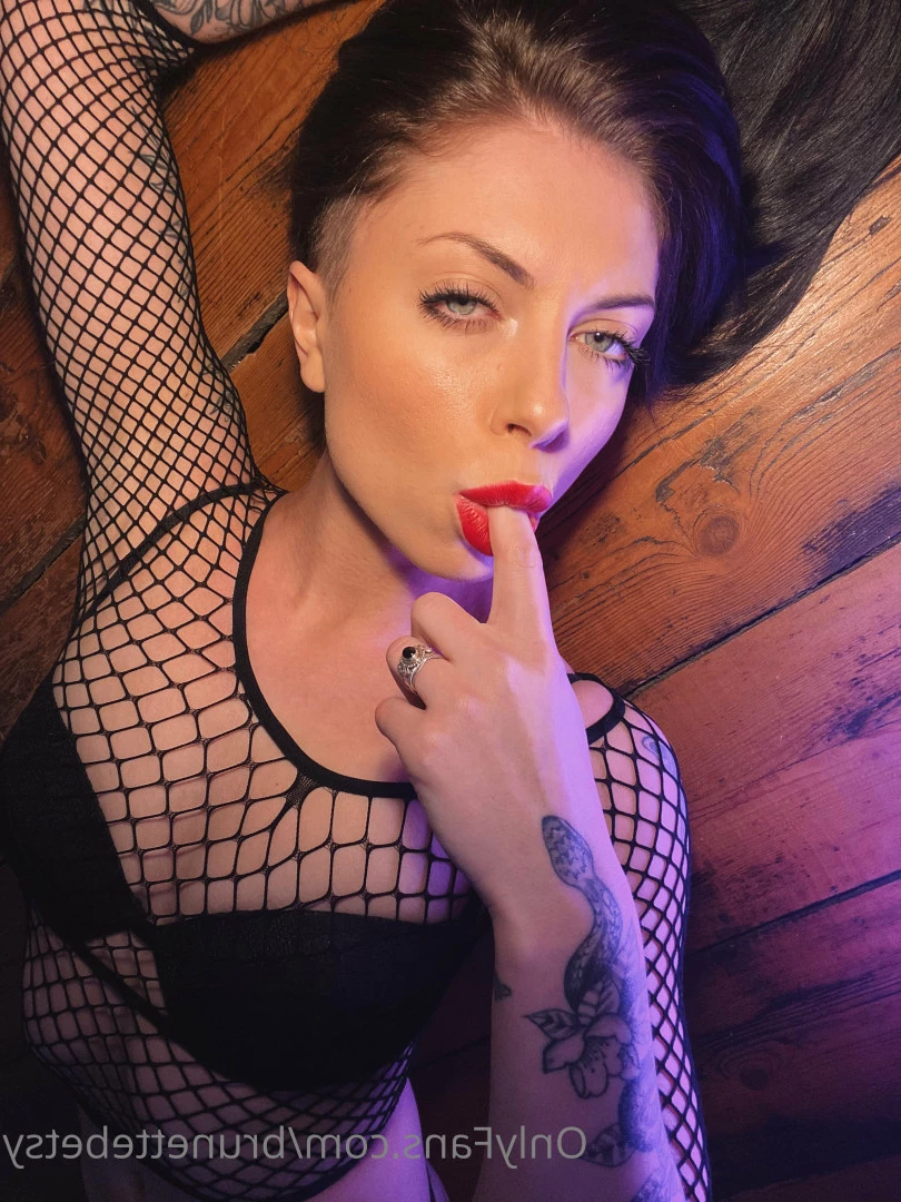 Miss Betsy [ brunettebetsy ] Onlyfans leaked photo 9147903 on Hotleaks.tv