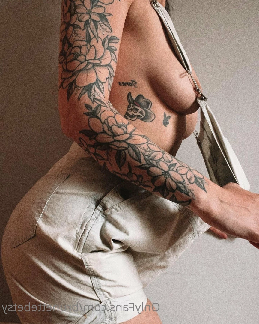 Miss Betsy [ brunettebetsy ] Onlyfans leaked photo 9153562 on Hotleaks.tv