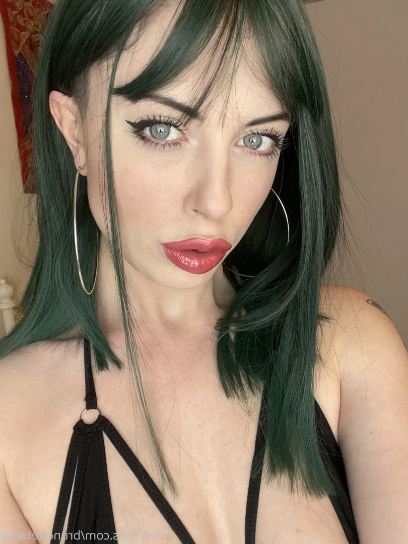 Miss Betsy [ brunettebetsy ] Onlyfans leaked photo 9154776 on Hotleaks.tv