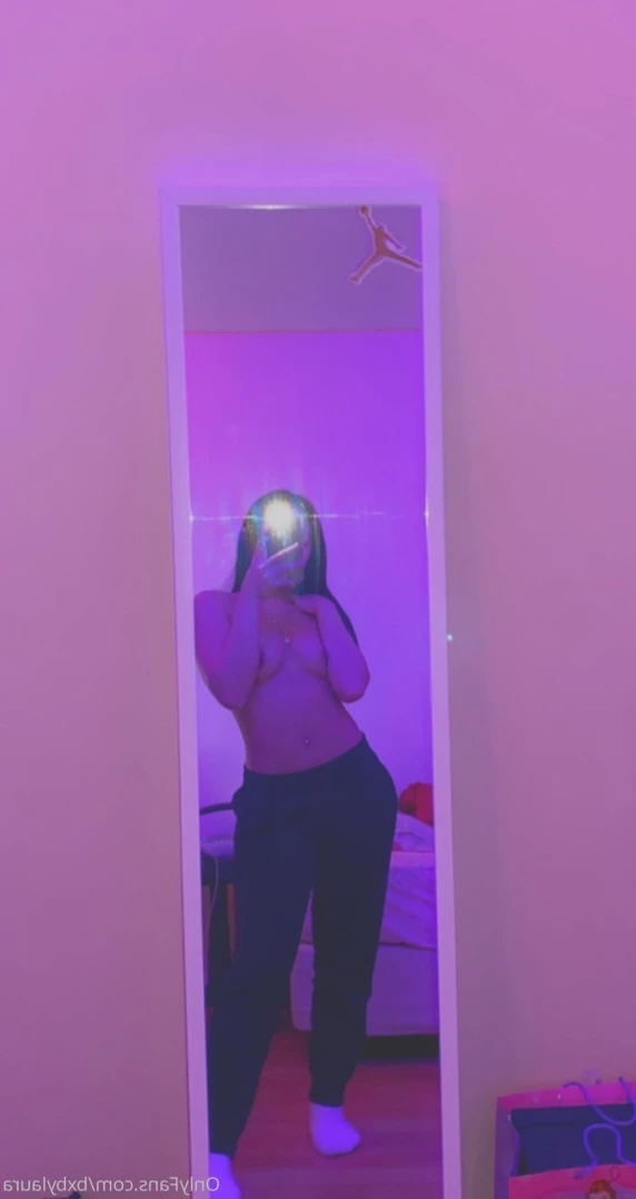 laura 🌸💗 [ bxbylaura ] Onlyfans leaked photo 12150983 on Hotleaks.tv