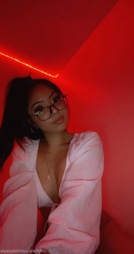 laura 🌸💗 [ bxbylaura ] Onlyfans leaked photo 13475382 on Hotleaks.tv