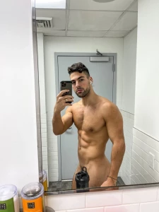 10024761