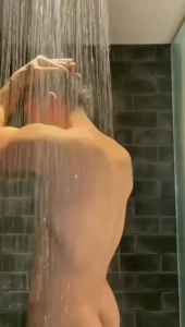 10466929