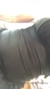 10463323