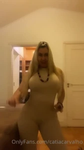 15947352