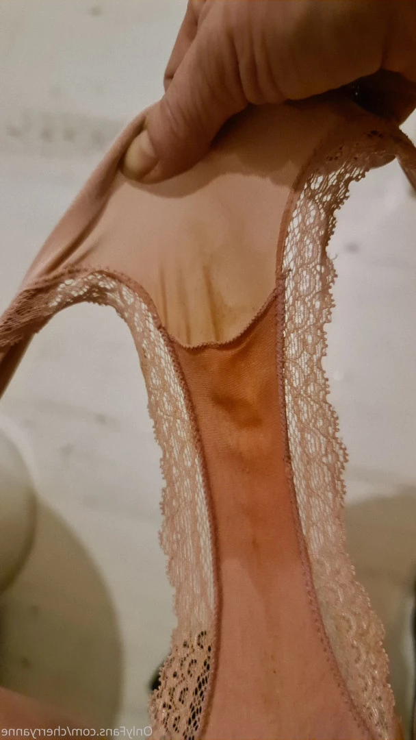 🇬🇧 𝙀𝙉𝙂𝙇𝙄𝙎𝙃 𝘾𝙊𝙐𝙂𝘼𝙍 🍒 [ cherryanne ] Onlyfans leaked photo 8799801 on Hotleaks.tv