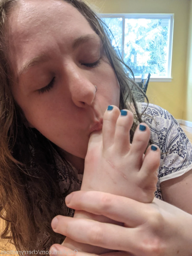 cherryredtoes Onlyfans leaked photo 12793315 on Hotleaks.tv