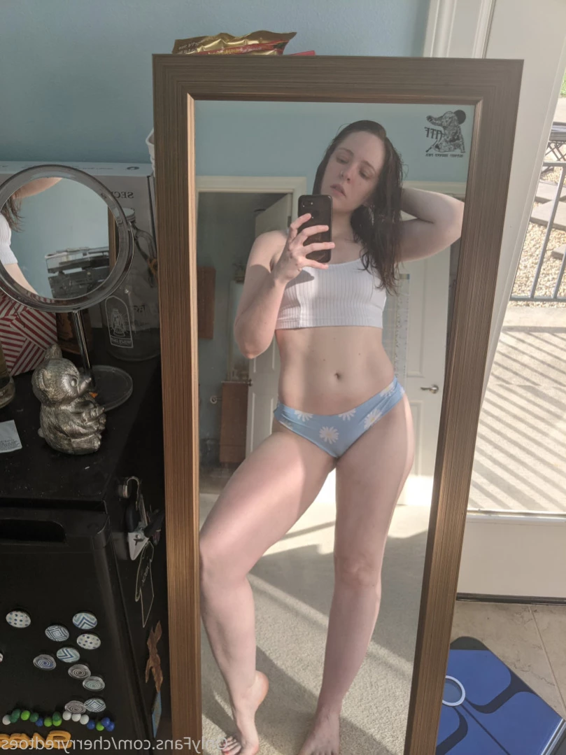 cherryredtoes Onlyfans leaked photo 16181570 on Hotleaks.tv