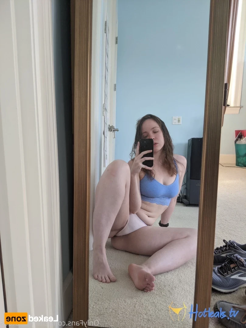 cherryredtoes Onlyfans leaked photo 16313345 on Hotleaks.tv
