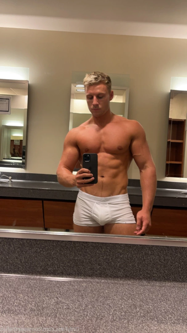 Featuring the hottest guys [ comeseethefun ] Onlyfans leaked photo 11004173 on Hotleaks.tv