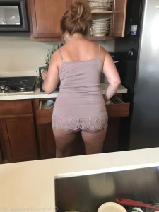 10261045