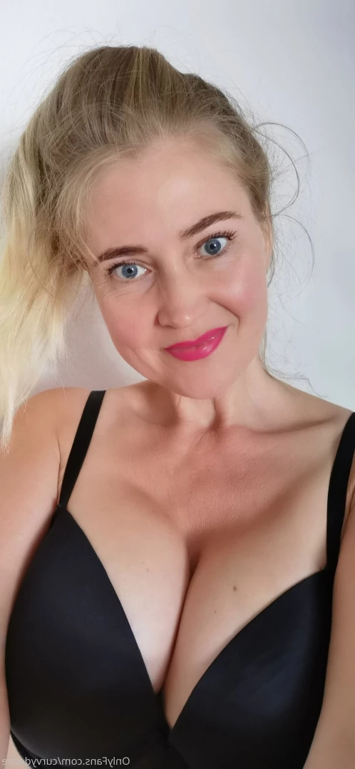 Masked Curvy Goddess [ maskedcurvygoddess ] Onlyfans leaked photo 11628177 on Hotleaks.tv
