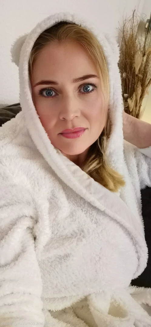 Masked Curvy Goddess [ maskedcurvygoddess ] Onlyfans leaked photo 12770148 on Hotleaks.tv